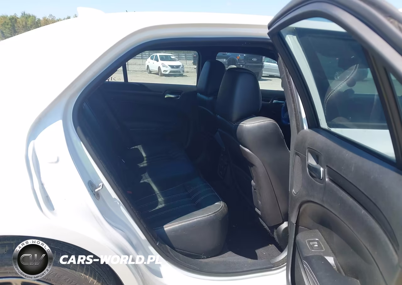 2015 Chrysler 300 300S VIN:2C3CCABT9FH867908 - 8