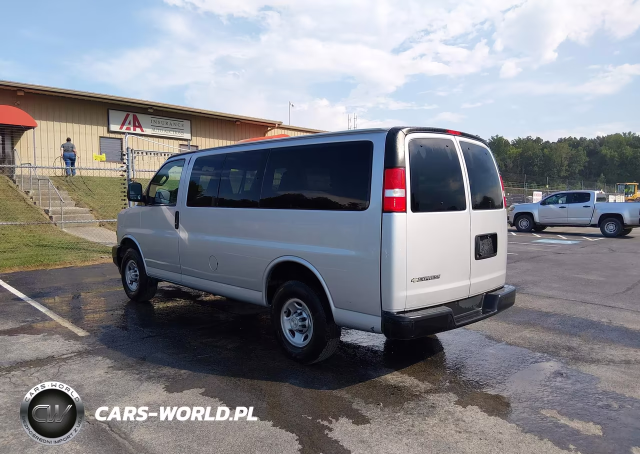 2023 Chevrolet Express Passenger Rwd 2500 Regular Wheelbase Ls VIN:1GAWGEFP2P1106521 - 3
