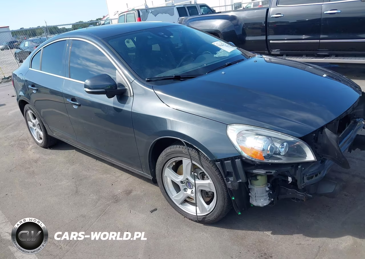 2013 Volvo S60 T5 Platinum – zdjęcie 1 z 17