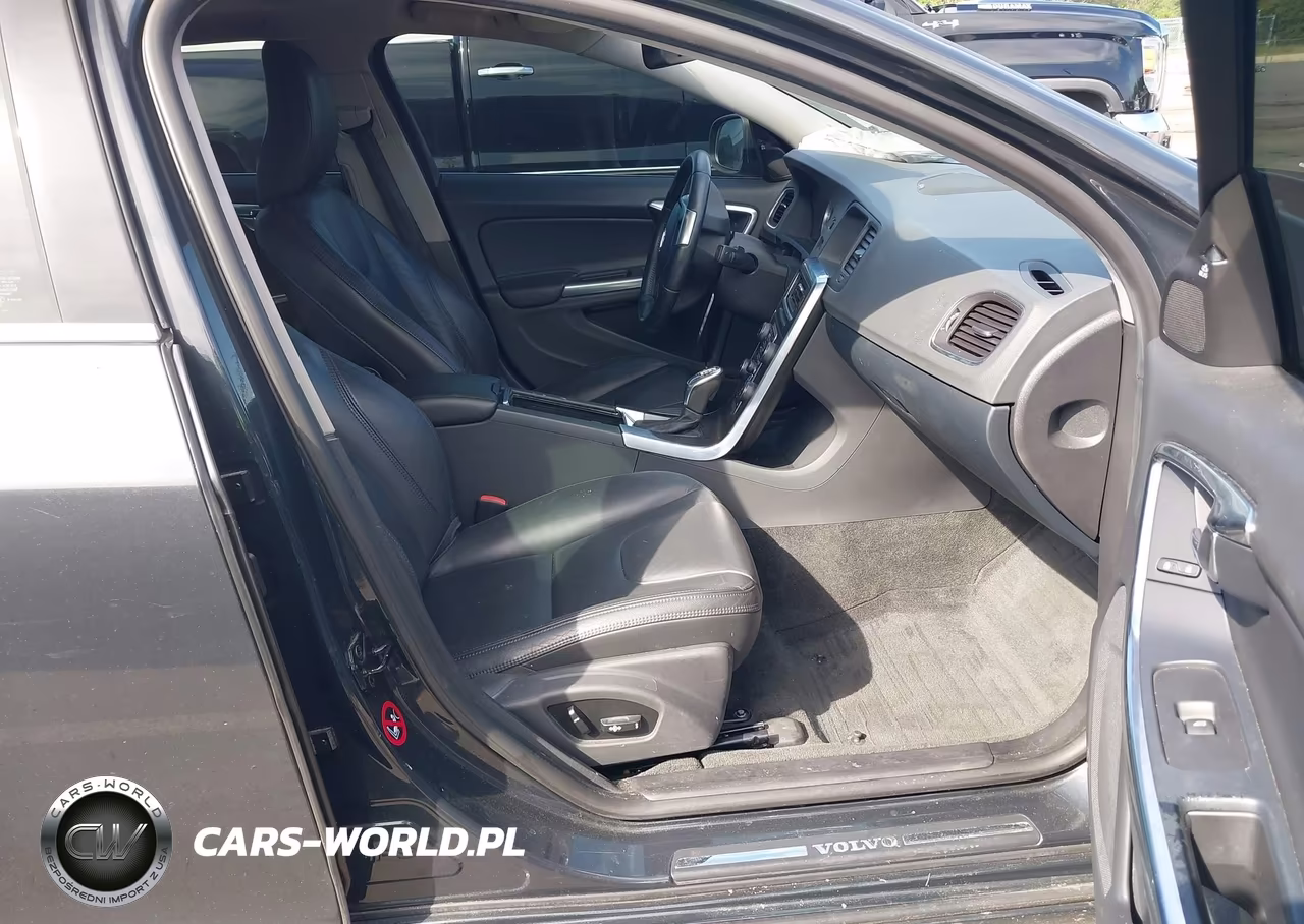 2013 Volvo S60 T5 Platinum VIN:YV1612FS5D2205443 - 5