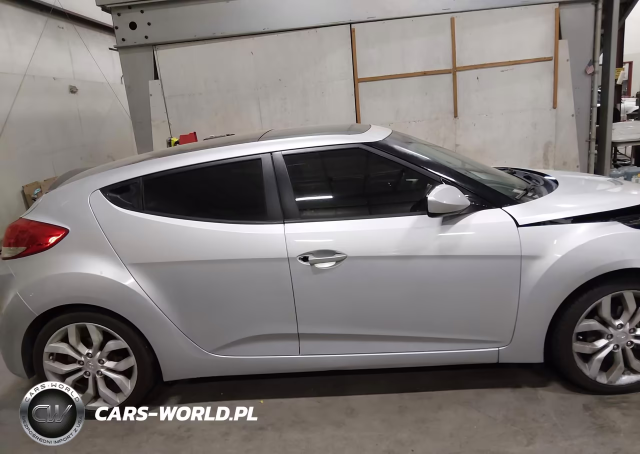 2013 Hyundai Veloster Base W-Black VIN:KMHTC6AD8DU103086 - 13