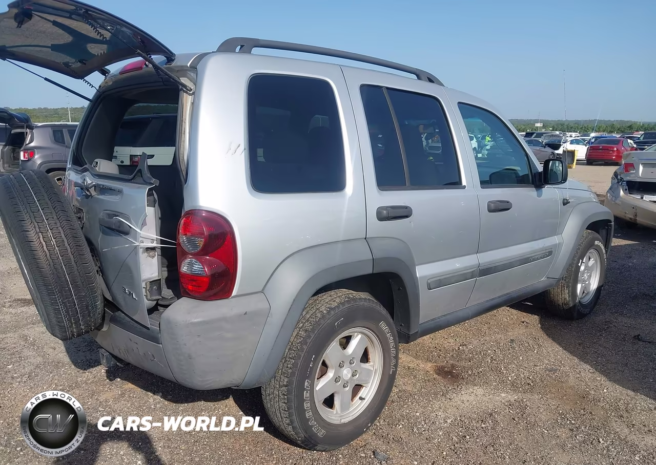 2007 Jeep Liberty Sport VIN:1J4GL48K67W533331 - 4