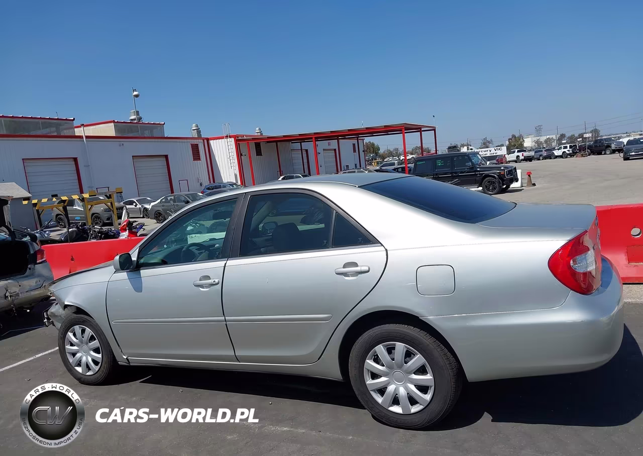 2002 Toyota Camry Le VIN:4T1BE32K62U094774 - 14