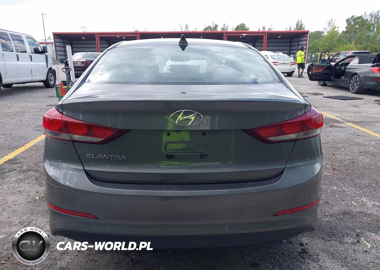2018 Hyundai Elantra Value Edition VIN:5NPD84LF5JH275725 - 17