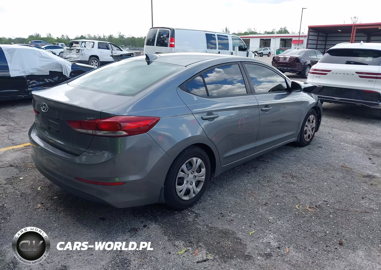2018 Hyundai Elantra Value Edition VIN:5NPD84LF5JH275725 - 4