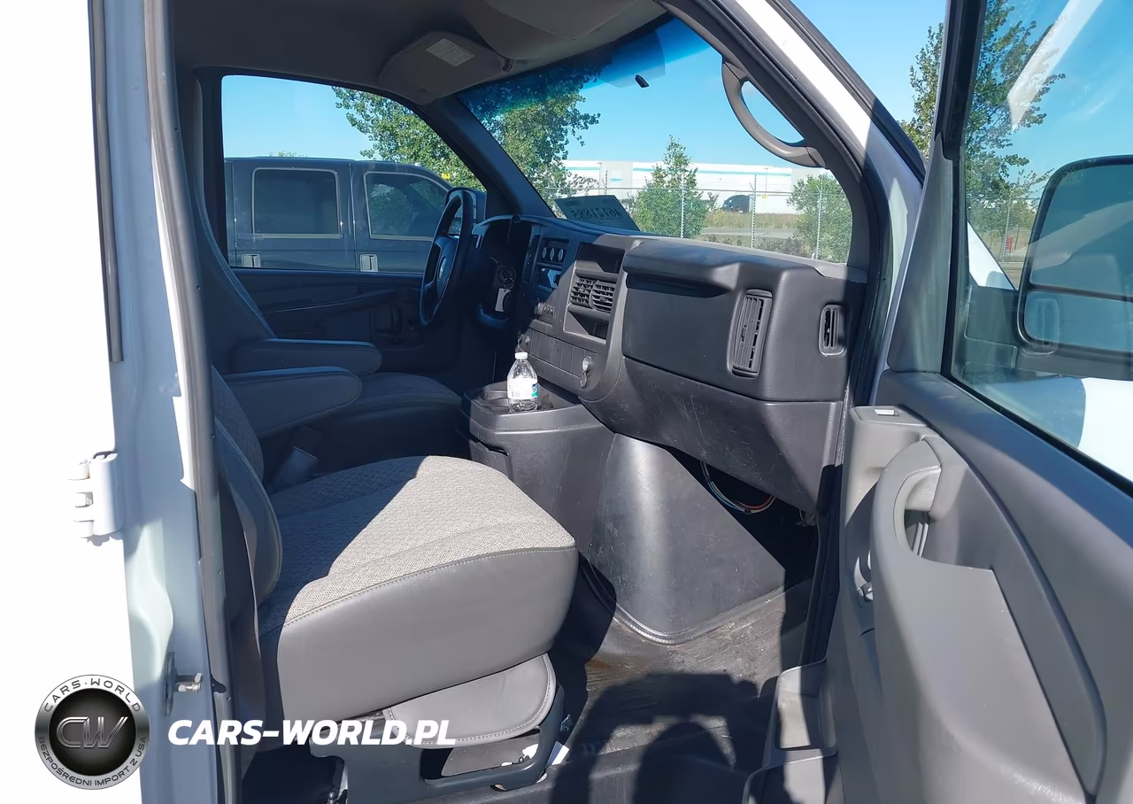 2013 Chevrolet Express G2500 VIN:1GCWGFBA2D1155356 - 5