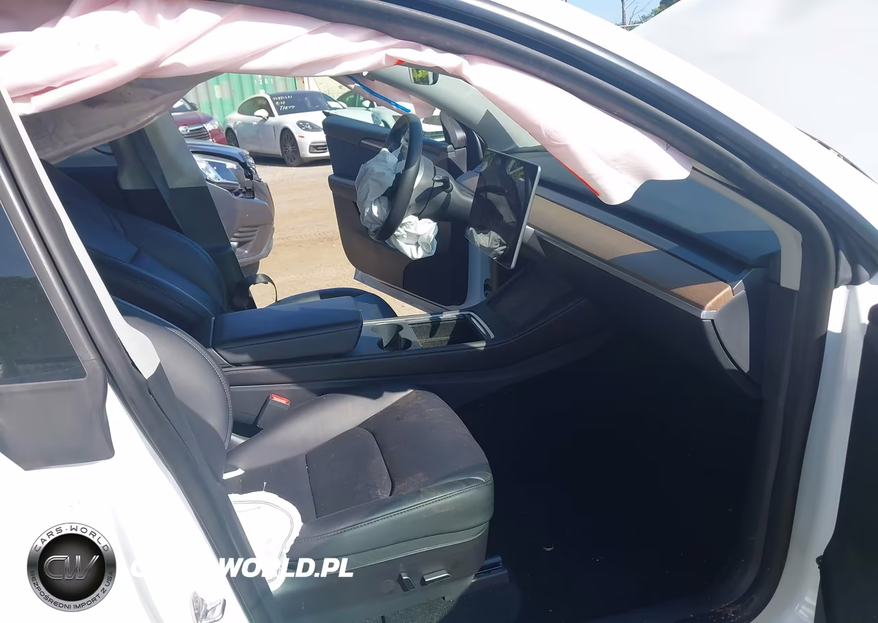 2023 Tesla Model Y VIN:7SAYGDEE5PF663606 - 5