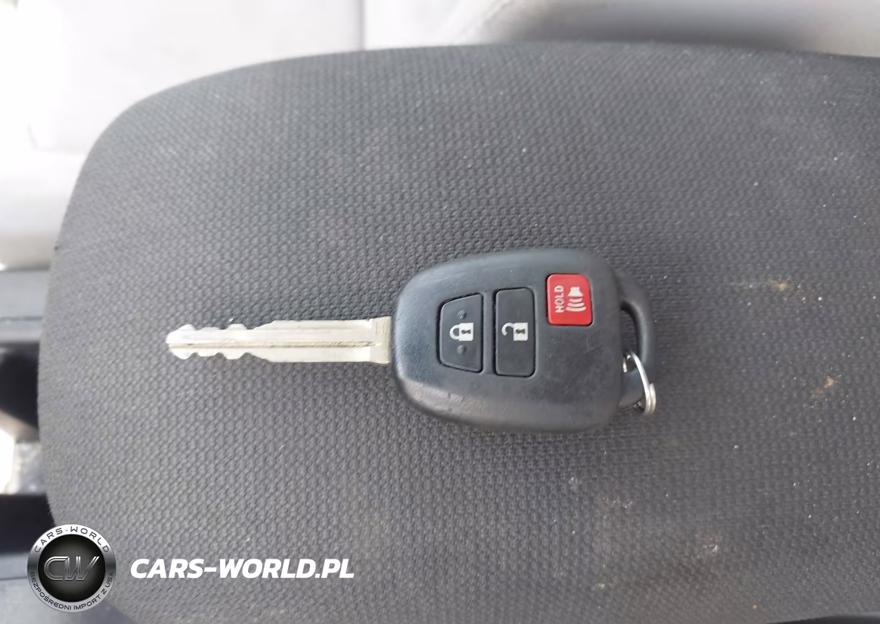 2024 Toyota Corolla Cross L VIN:7MUAAAAG9RV082216 - 11