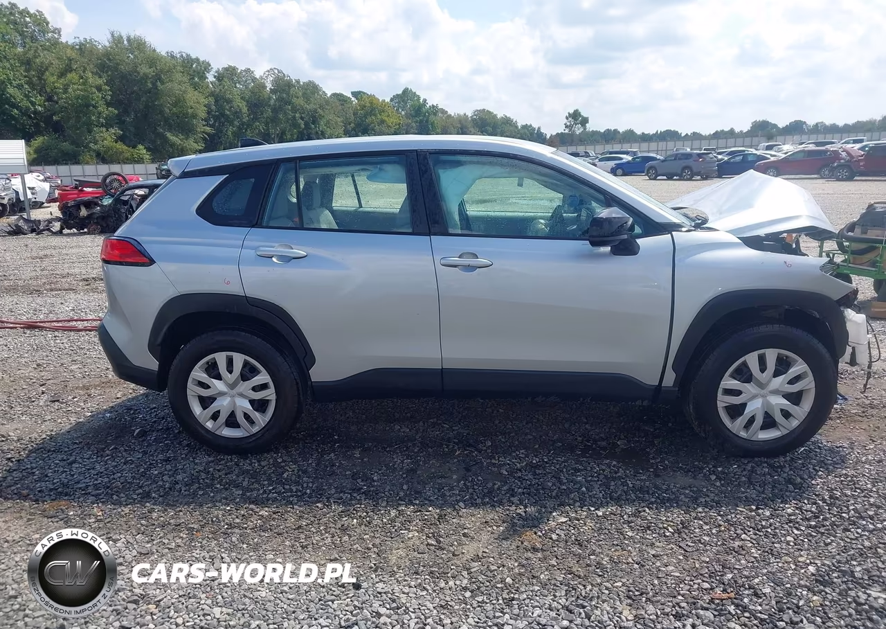 2024 Toyota Corolla Cross L VIN:7MUAAAAG9RV082216 - 14
