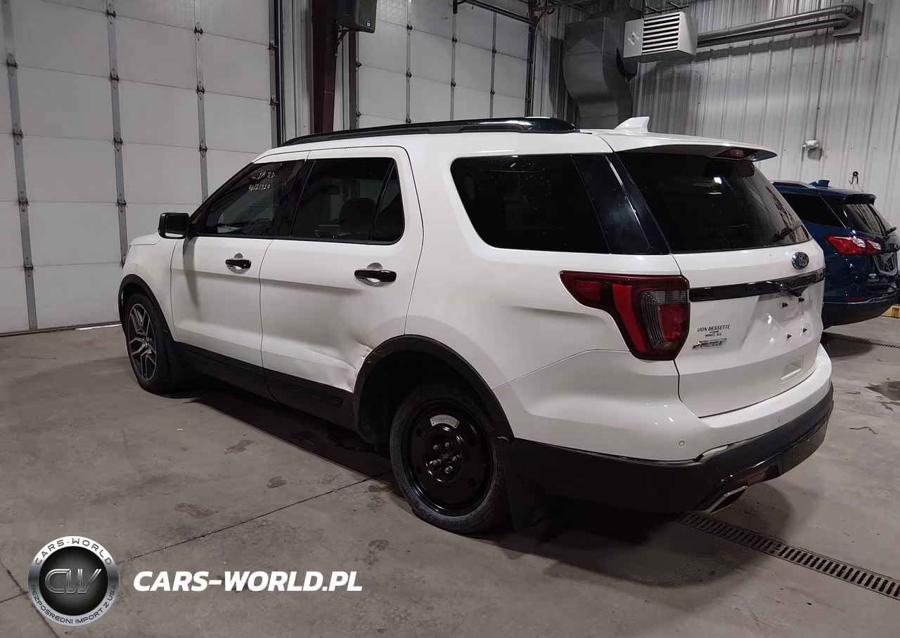2016 Ford Explorer Sport VIN:1FM5K8GT1GGC33915 - 3