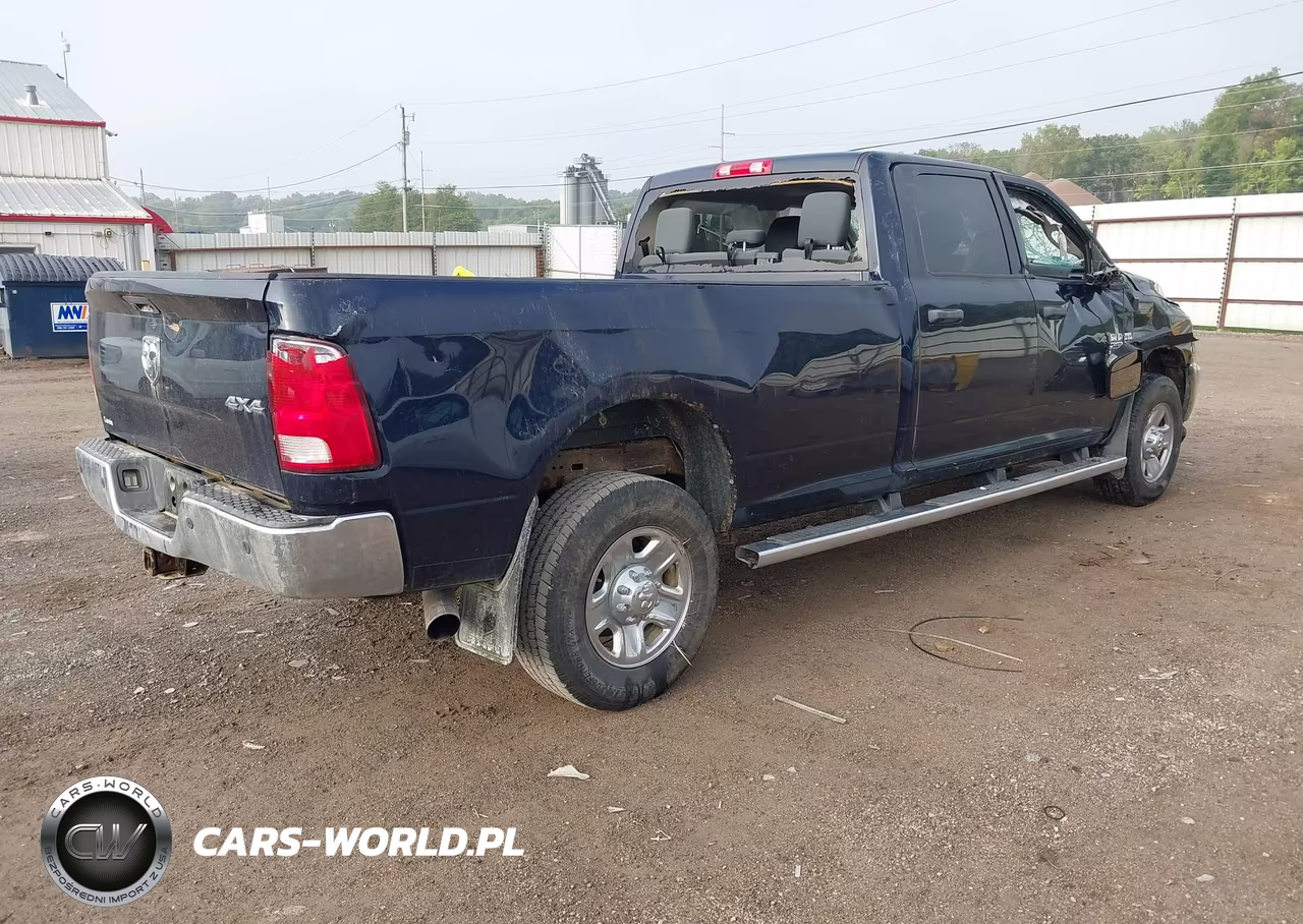 2015 Ram 2500 Tradesman VIN:3C6UR5HL2FG529710 - 4