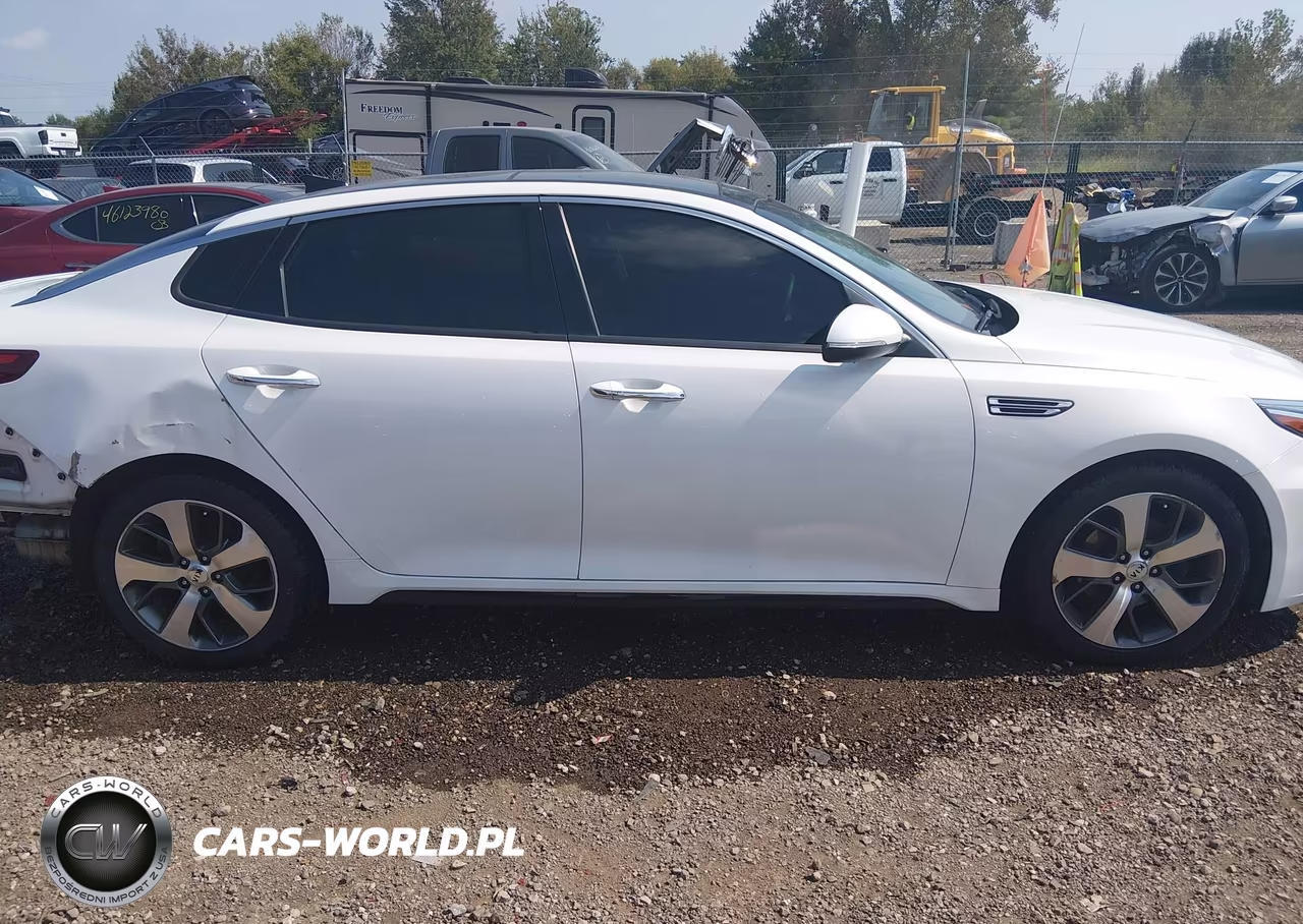 2019 Kia Optima S VIN:5XXGT4L35KG365889 - 13