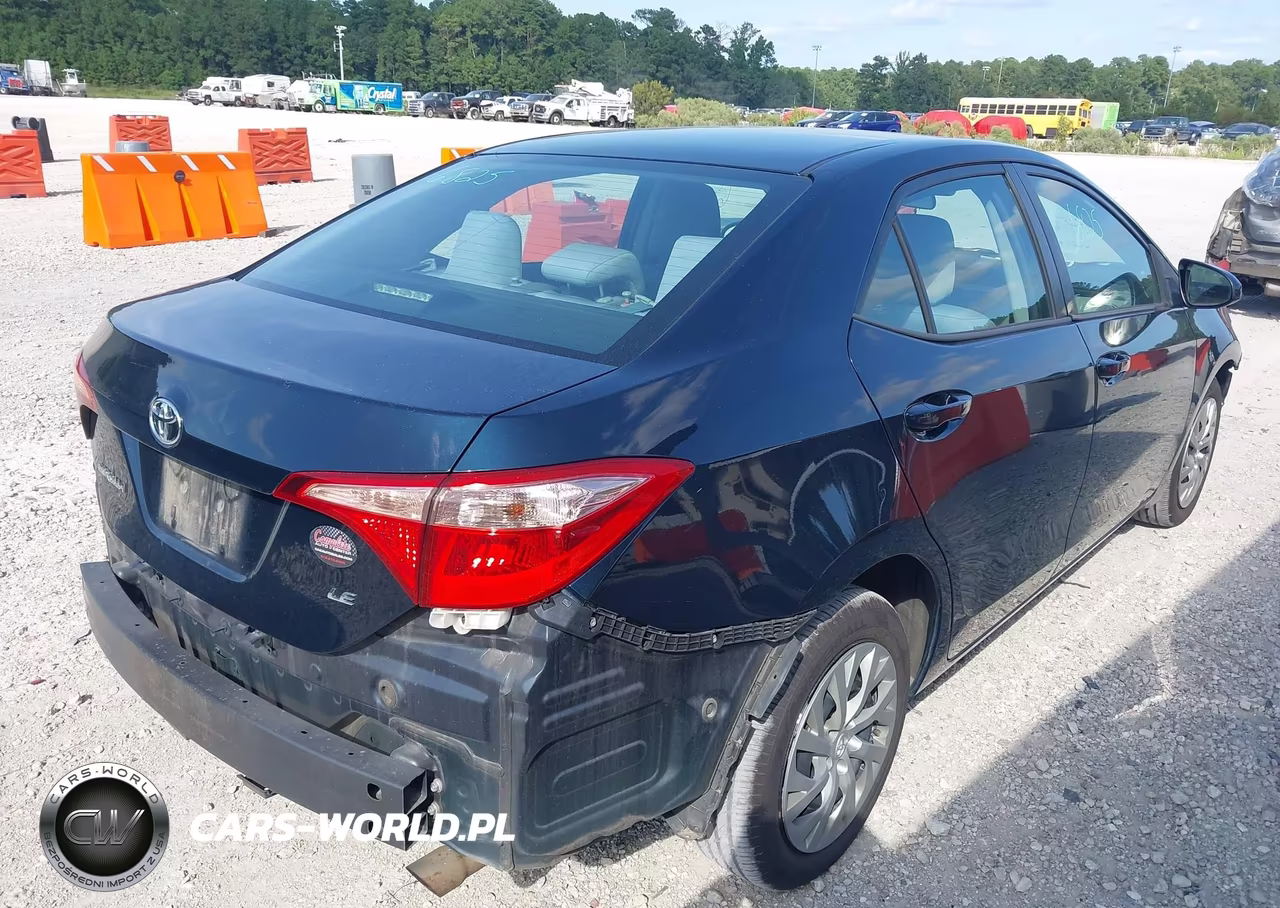2017 Toyota Corolla Le VIN:2T1BURHE1HC837021 - 4