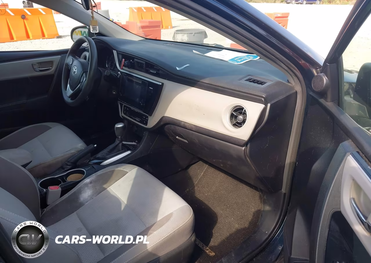 2017 Toyota Corolla Le VIN:2T1BURHE1HC837021 - 5