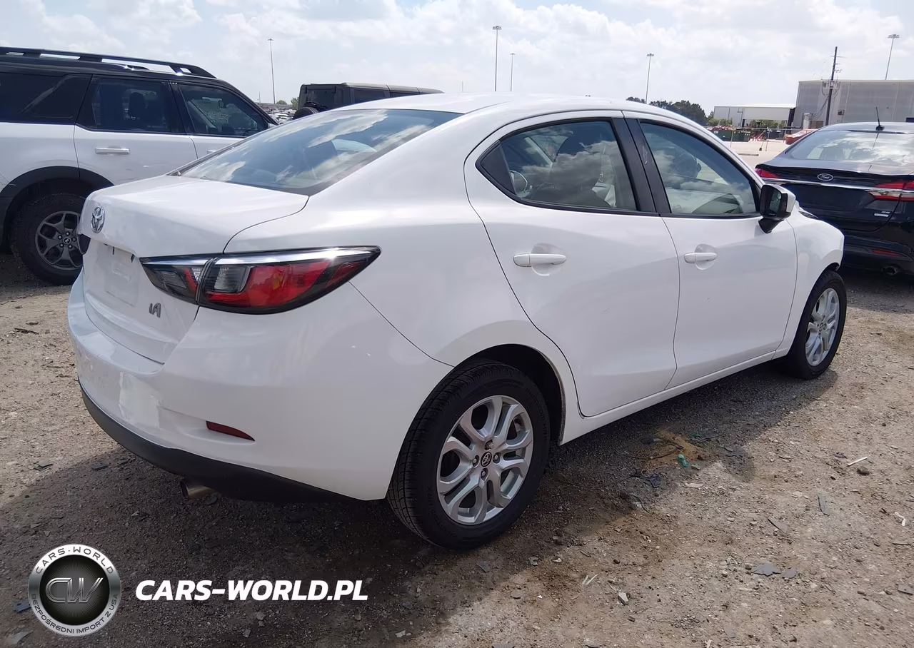 2018 Toyota Yaris Ia VIN:3MYDLBYV2JY308283 - 4