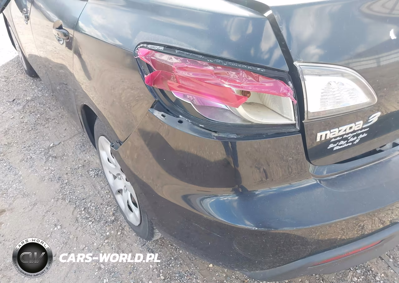 2011 Mazda Mazda3 I Sport VIN:JM1BL1UF4B1379344 - 13