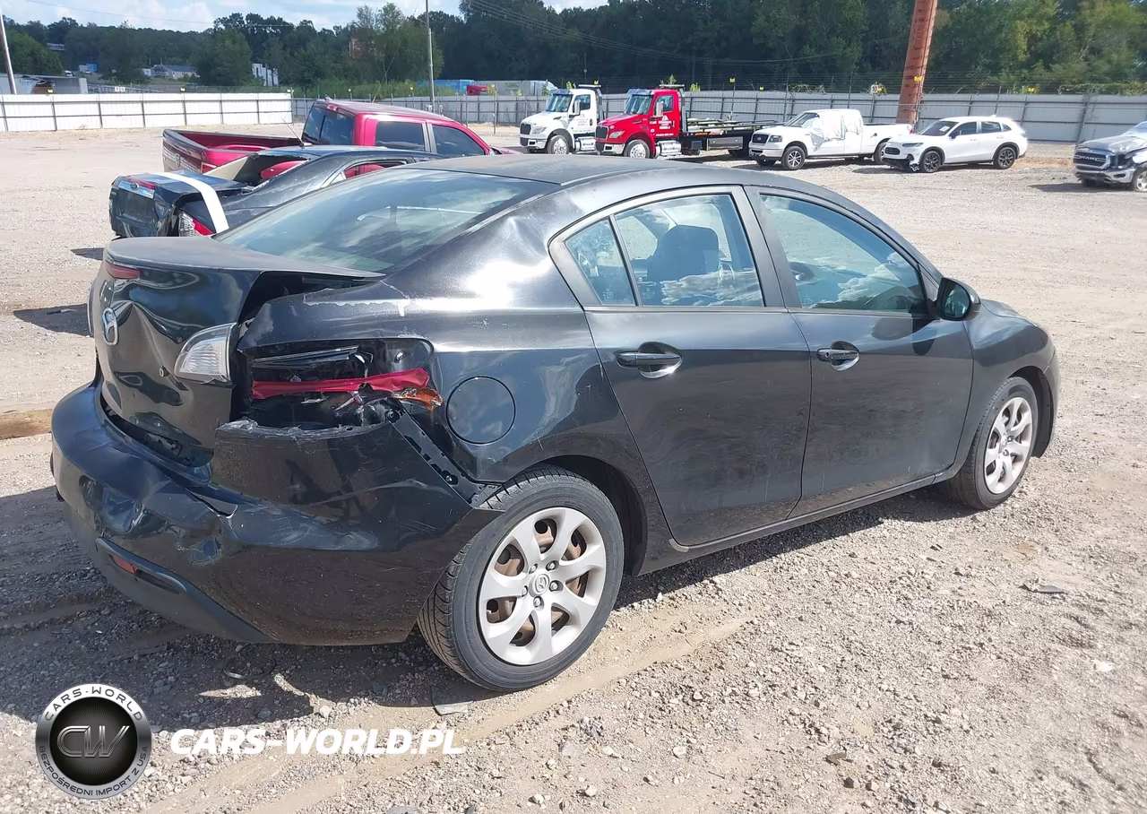2011 Mazda Mazda3 I Sport VIN:JM1BL1UF4B1379344 - 4