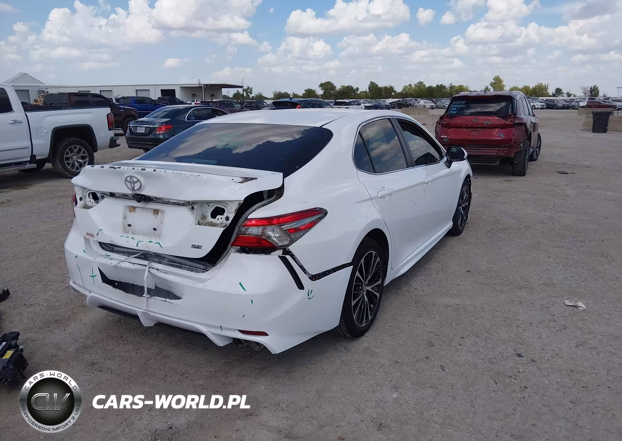 2018 Toyota Camry Se VIN:4T1B11HK5JU641474 - 4