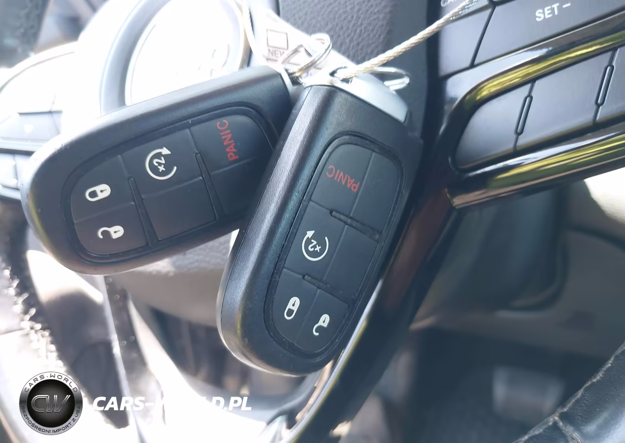 2020 Jeep Cherokee Altitude 4X4 VIN:1C4PJMLX6LD548240 - 11