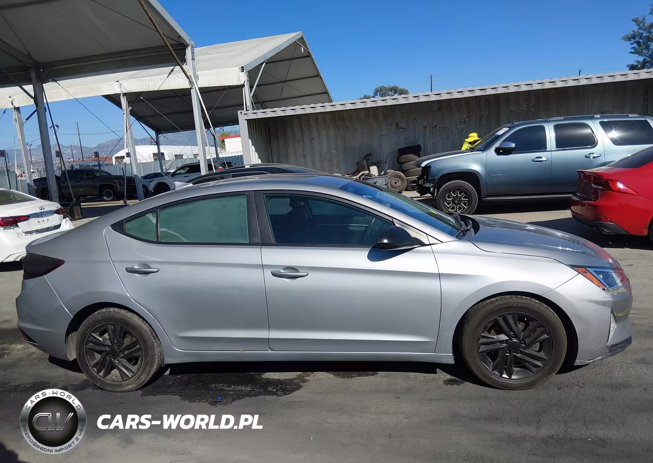 2020 Hyundai Elantra Sel VIN:5NPD84LF5LH577826 - 13