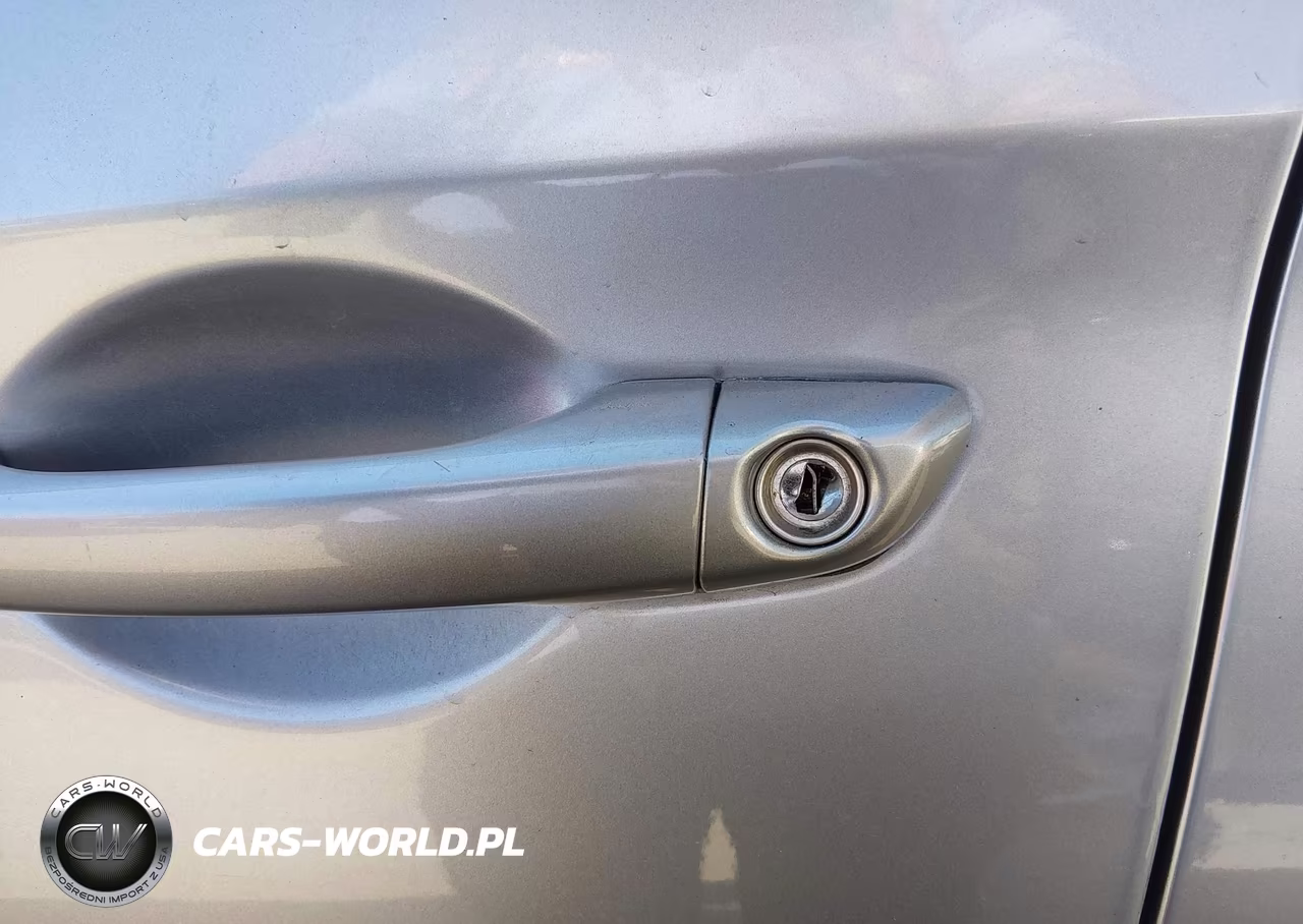 2020 Hyundai Elantra Sel VIN:5NPD84LF5LH577826 - 17