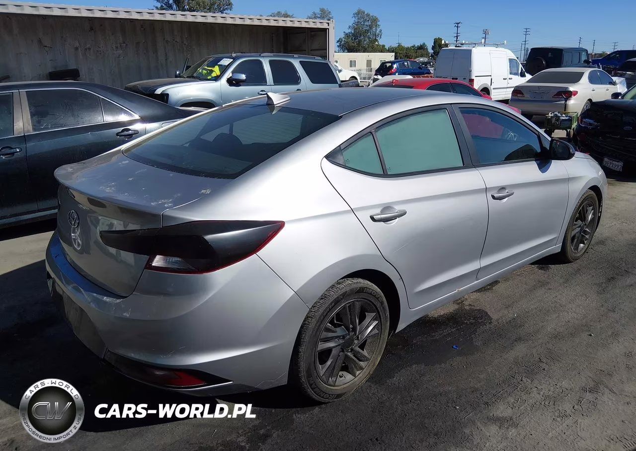 2020 Hyundai Elantra Sel VIN:5NPD84LF5LH577826 - 4