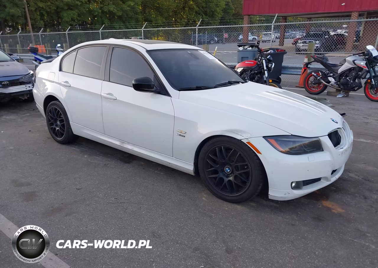 2011 BMW 328I xDrive – zdjęcie 1 z 16