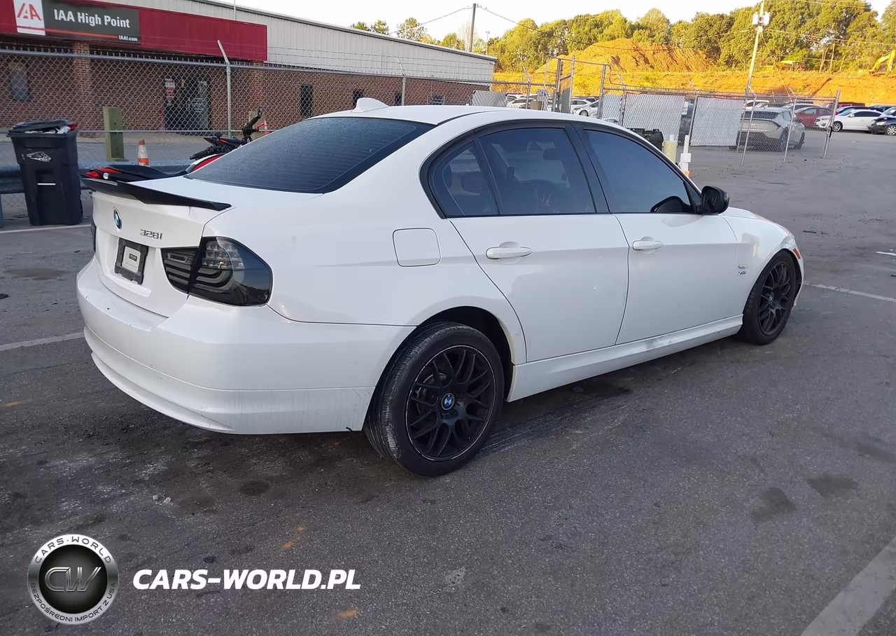2011 BMW 328I xDrive VIN:WBAPK7C57BF085909 - 4