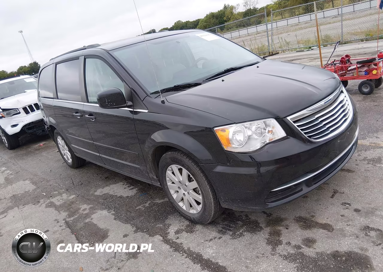 2015 Chrysler Town & Country Lx VIN:2C4RC1AG8FR675335 - 1