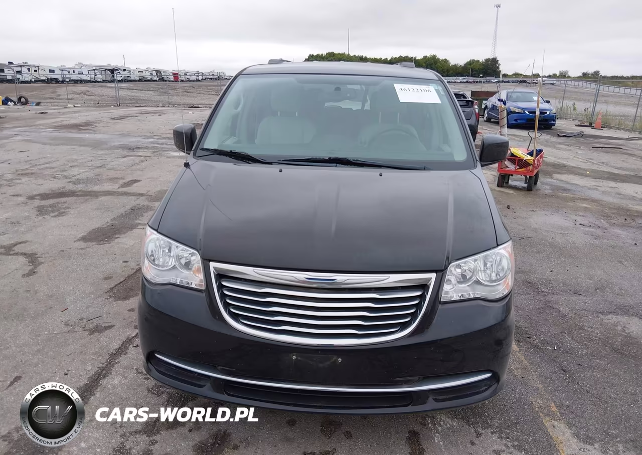 2015 Chrysler Town & Country Lx VIN:2C4RC1AG8FR675335 - 12