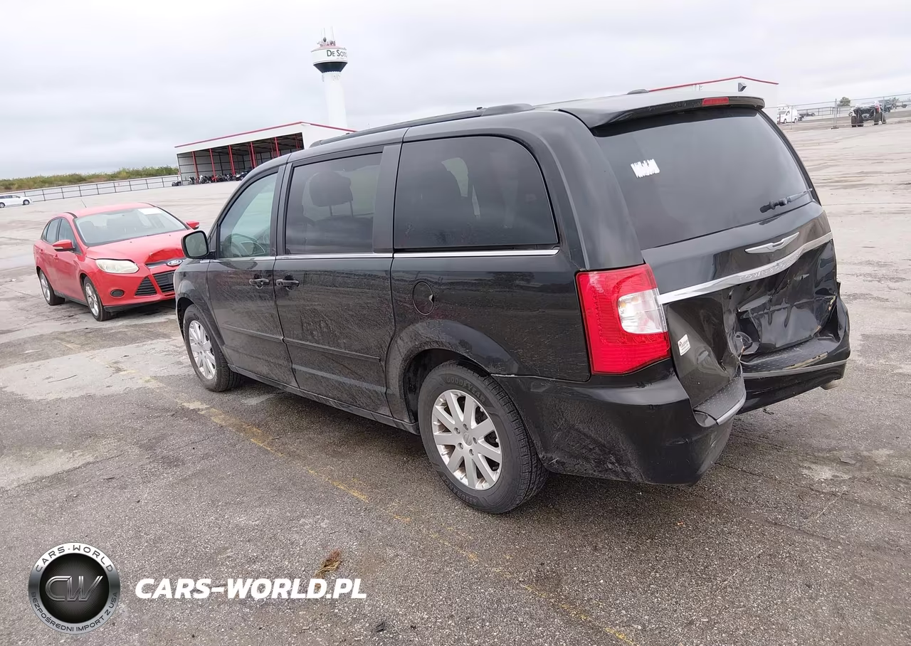 2015 Chrysler Town & Country Lx VIN:2C4RC1AG8FR675335 - 3