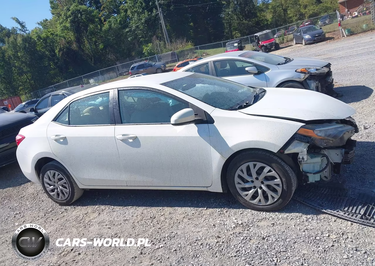 2018 Toyota Corolla Le VIN:2T1BURHEXJC997081 - 14