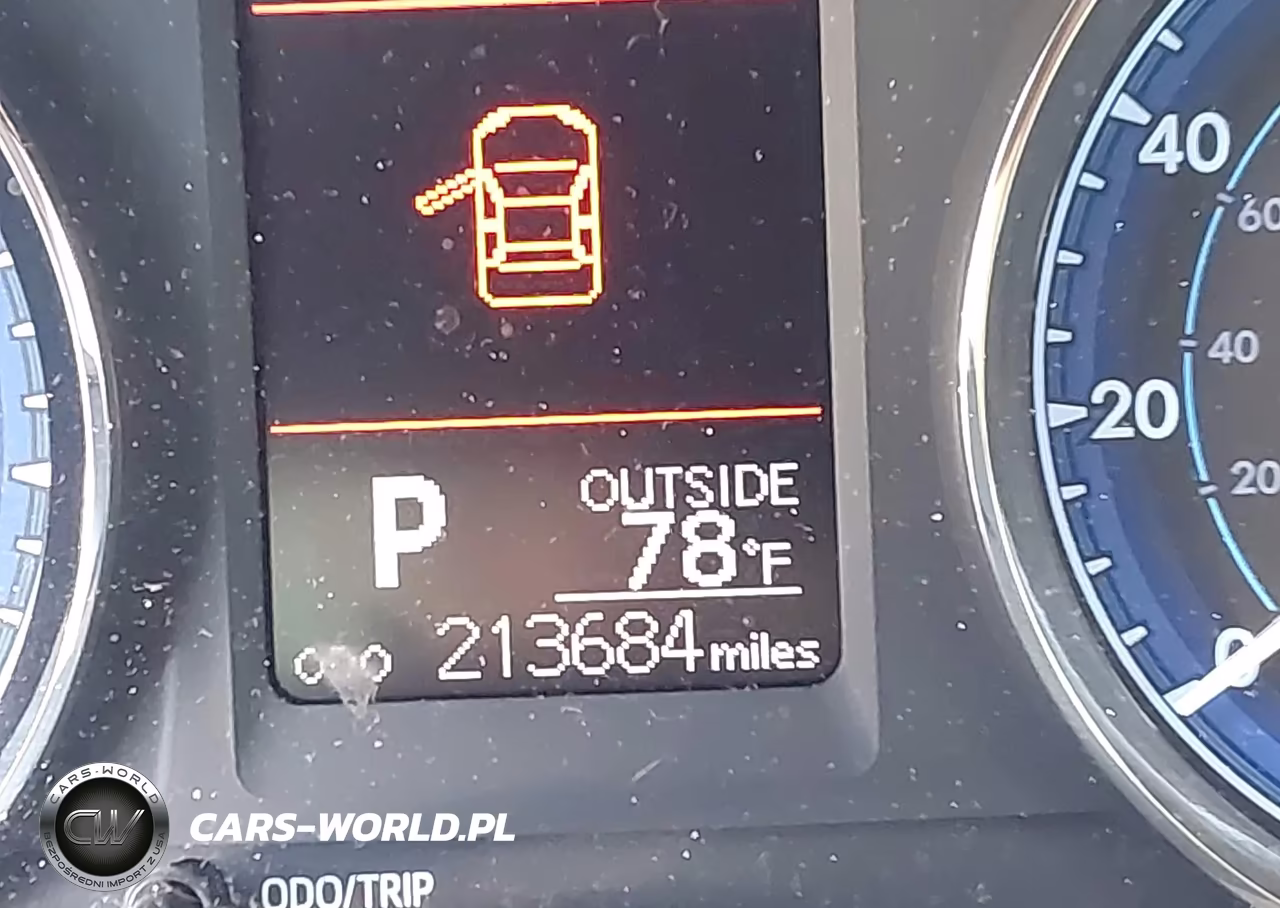 2018 Toyota Corolla Le VIN:2T1BURHEXJC997081 - 16