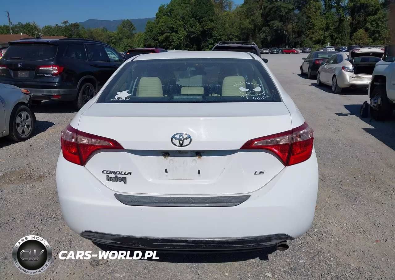 2018 Toyota Corolla Le VIN:2T1BURHEXJC997081 - 17