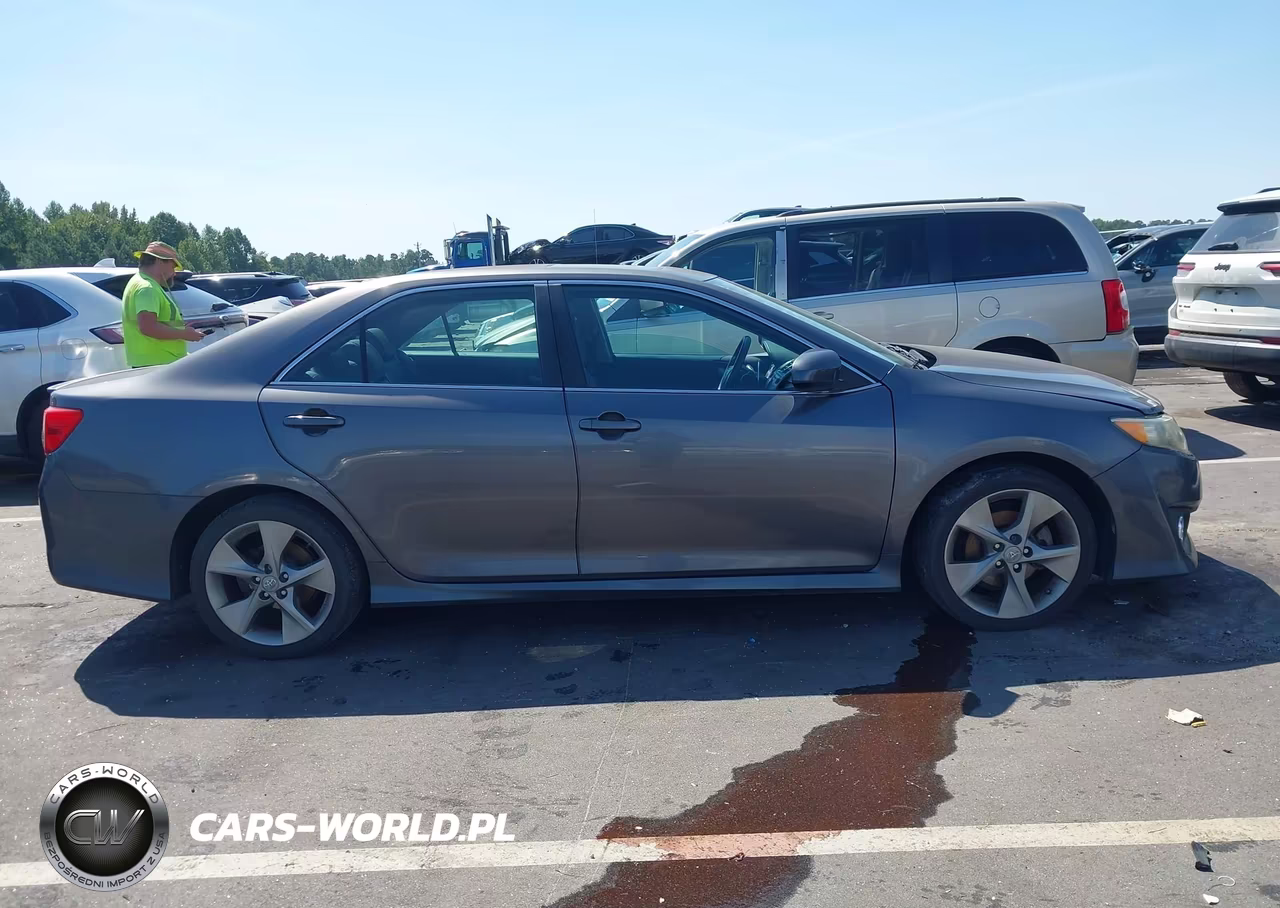 2014 Toyota Camry Se Sport VIN:4T1BF1FKXEU729544 - 13