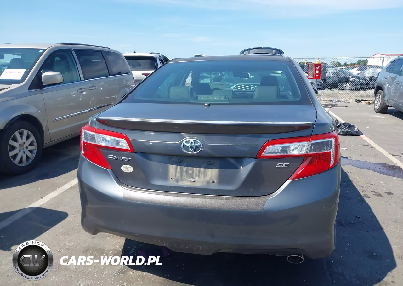 2014 Toyota Camry Se Sport VIN:4T1BF1FKXEU729544 - 16
