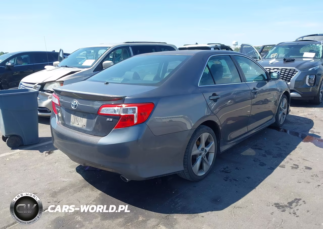 2014 Toyota Camry Se Sport VIN:4T1BF1FKXEU729544 - 4