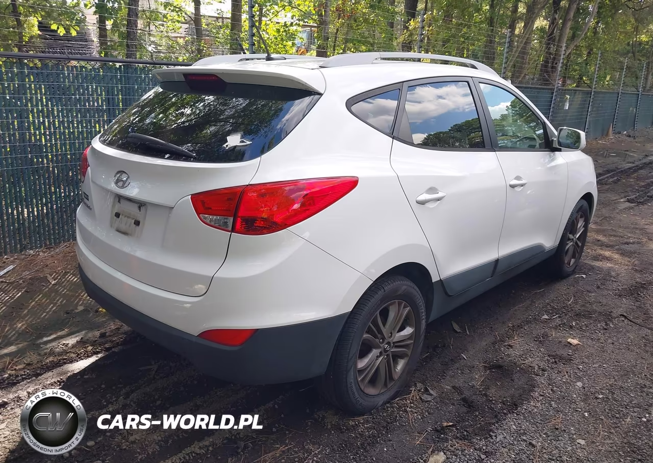 2015 Hyundai Tucson Se VIN:KM8JU3AG2FU078010 - 4