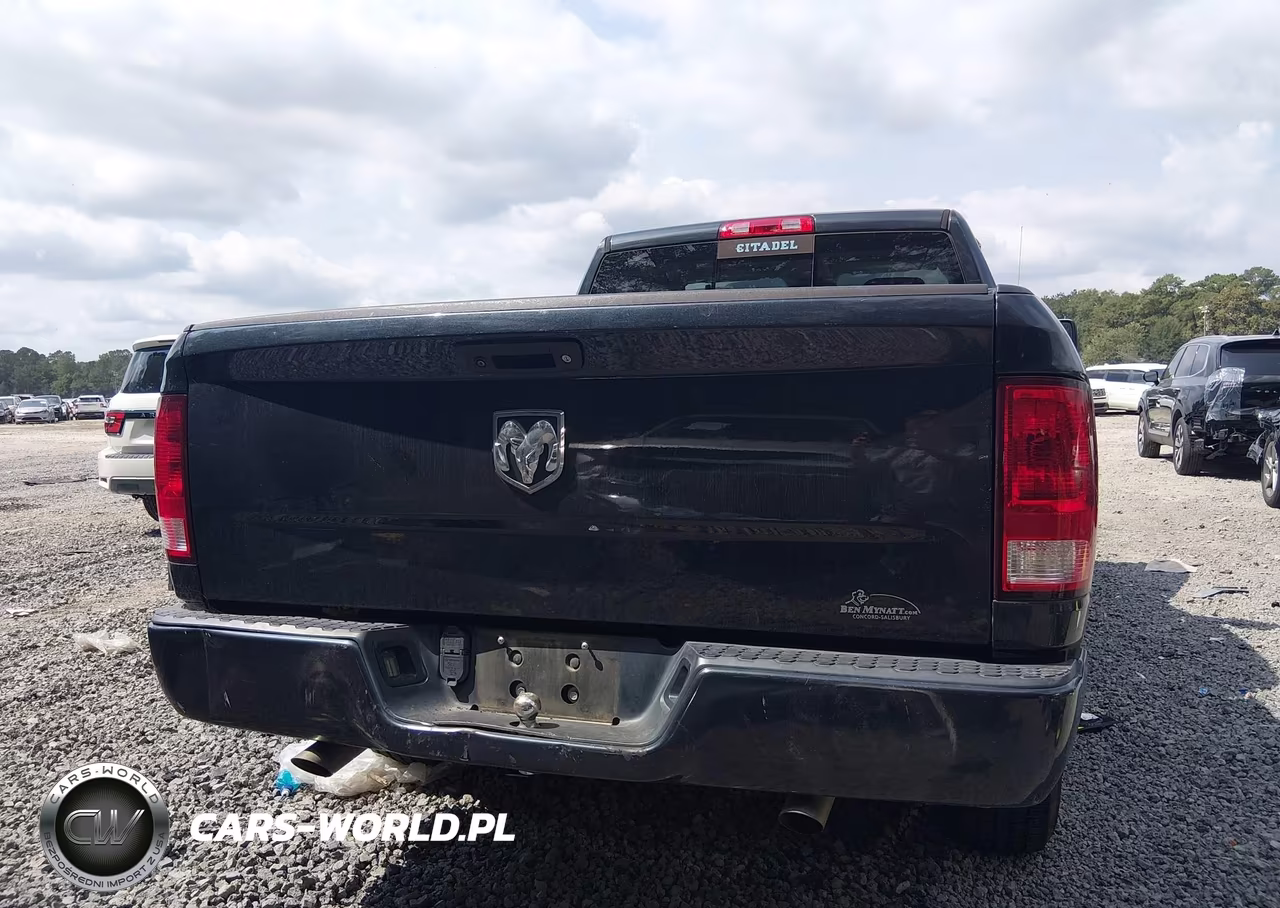 2018 Ram 1500 Express 4X2 6'4 Box VIN:3C6JR6AG7JG210091 - 17