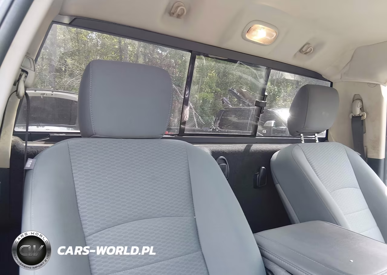 2018 Ram 1500 Express 4X2 6'4 Box VIN:3C6JR6AG7JG210091 - 8