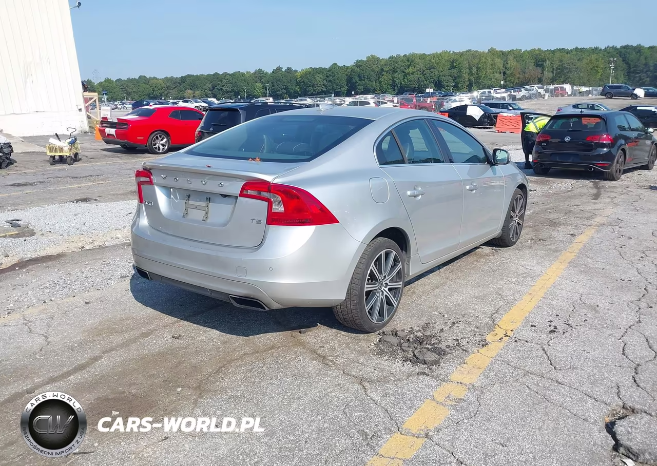 2014 Volvo S60 T5 VIN:YV1612FS5E2270438 - 4