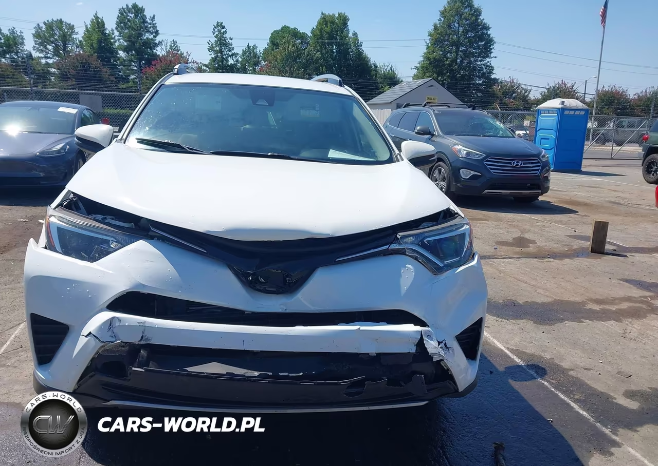 2018 Toyota Rav4 Hybrid Le VIN:JTMRJREVXJD231897 - 12