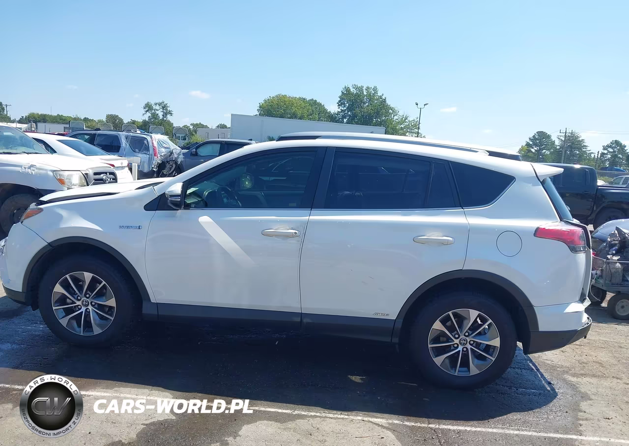 2018 Toyota Rav4 Hybrid Le VIN:JTMRJREVXJD231897 - 14