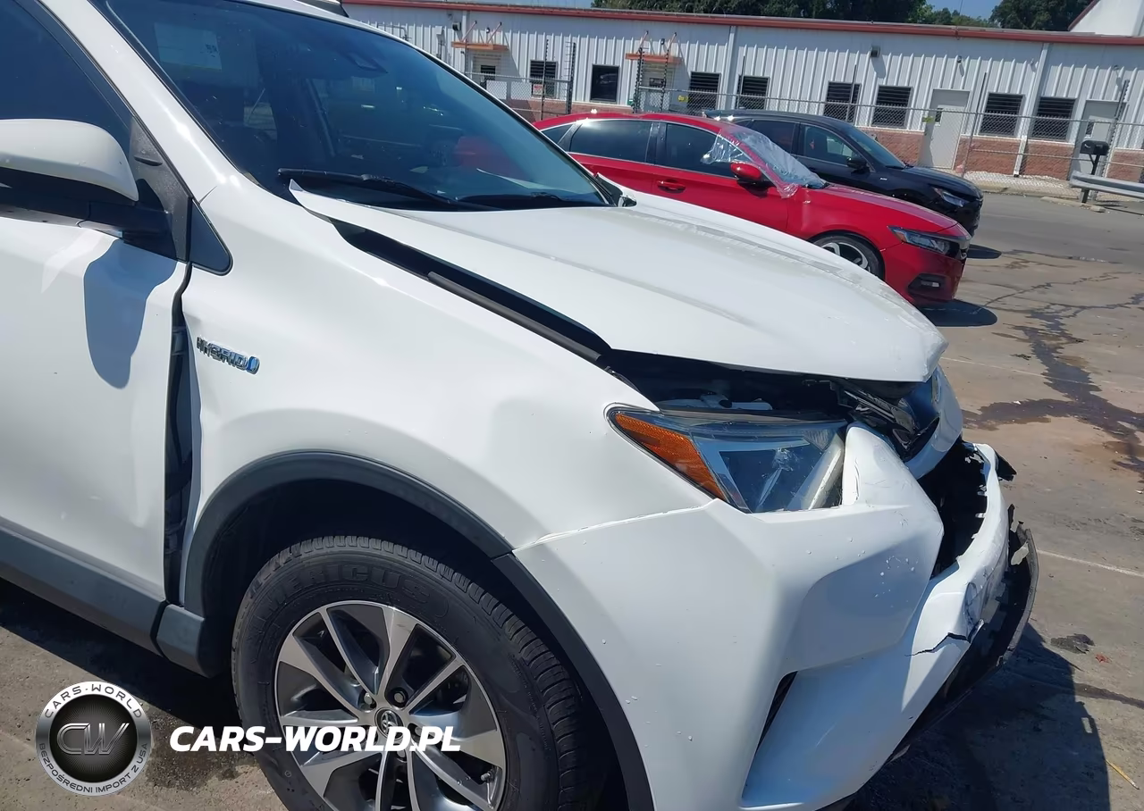 2018 Toyota Rav4 Hybrid Le VIN:JTMRJREVXJD231897 - 17