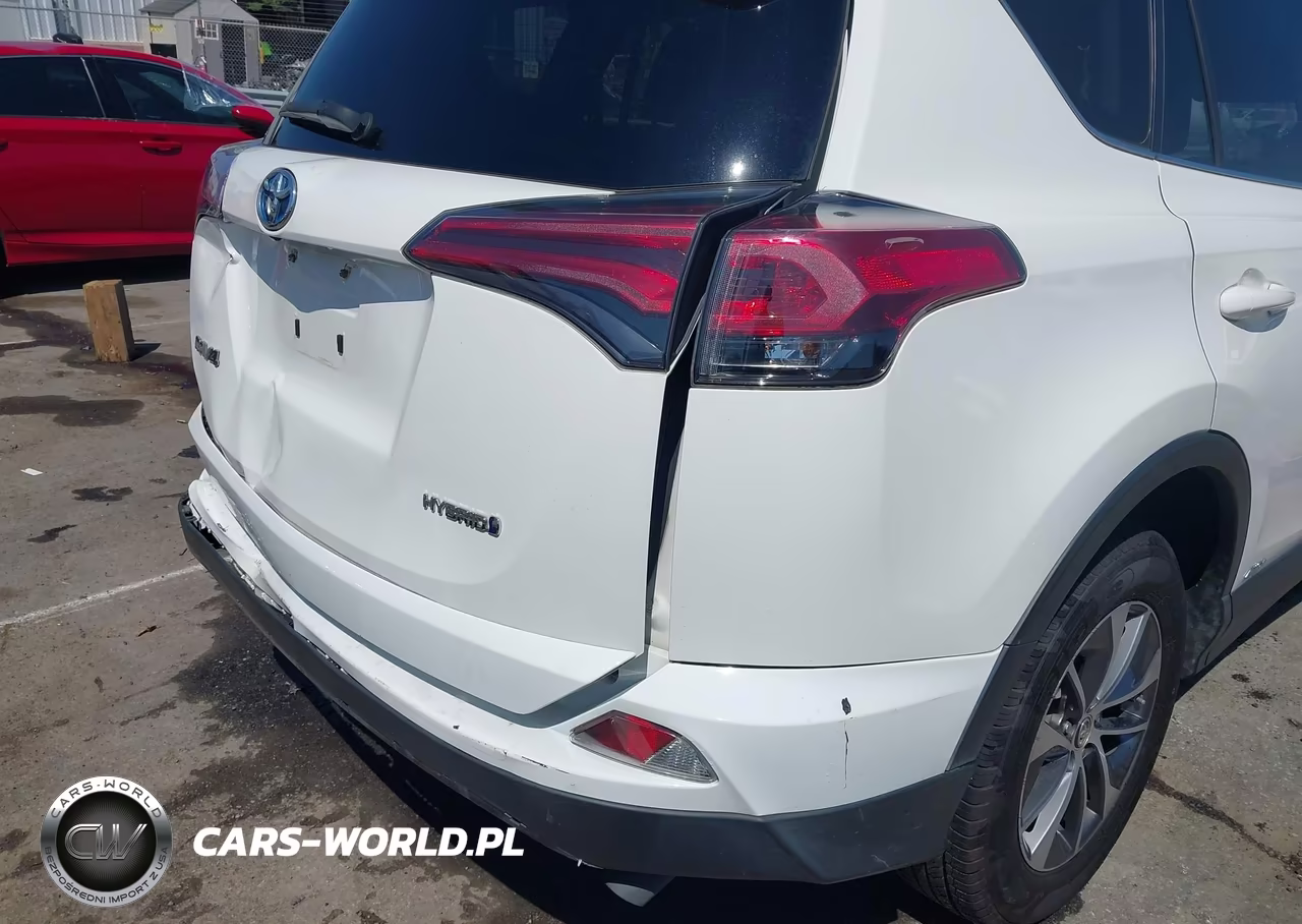 2018 Toyota Rav4 Hybrid Le VIN:JTMRJREVXJD231897 - 18