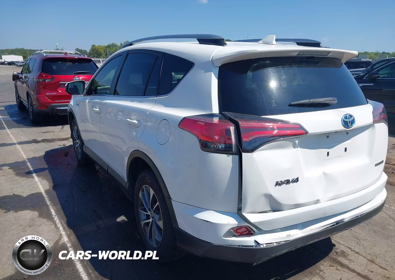 2018 Toyota Rav4 Hybrid Le VIN:JTMRJREVXJD231897 - 3