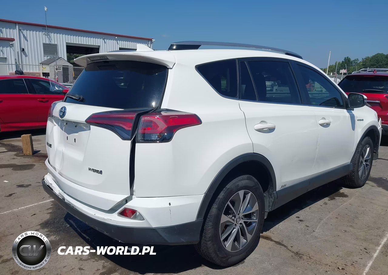 2018 Toyota Rav4 Hybrid Le VIN:JTMRJREVXJD231897 - 4