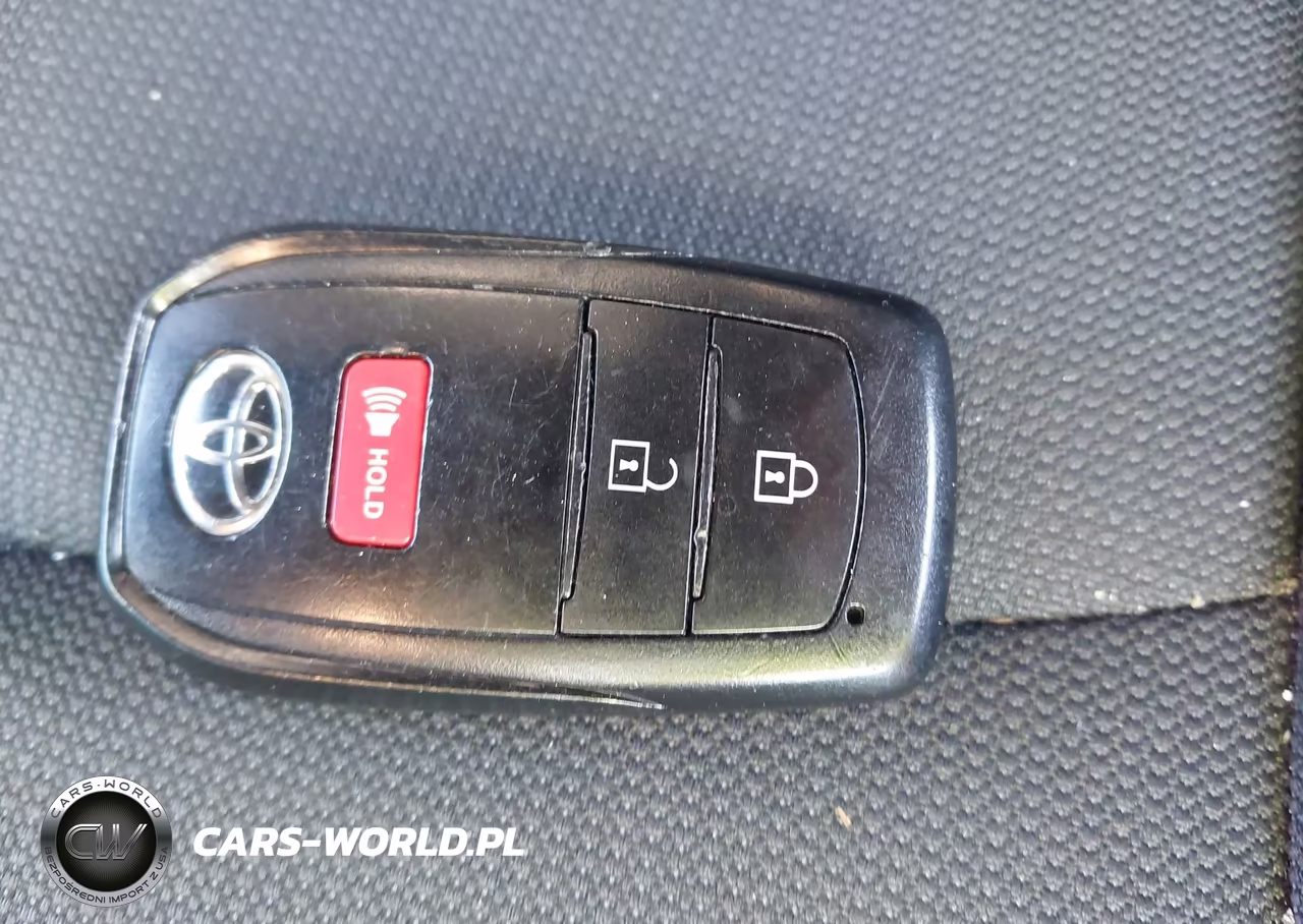 2024 Toyota Corolla Cross Le VIN:7MUBAABG0RV115705 - 11