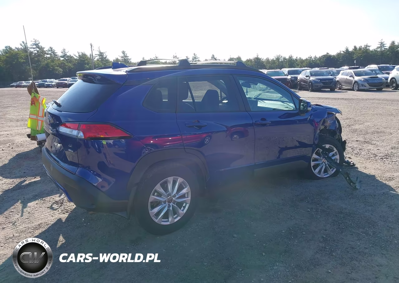 2024 Toyota Corolla Cross Le VIN:7MUBAABG0RV115705 - 4
