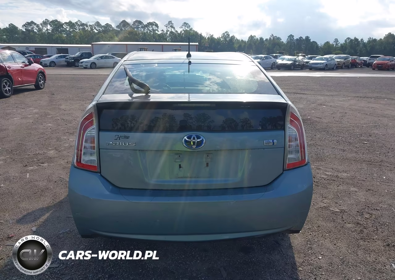 2013 Toyota Prius Two VIN:JTDKN3DU5D1676274 - 16